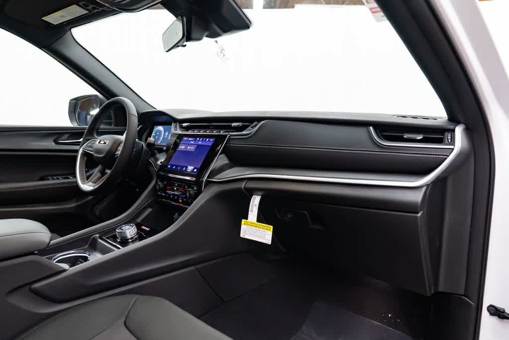 New 2026 Jeep Grand Cherokee Laredo X AWD/4WD image 32