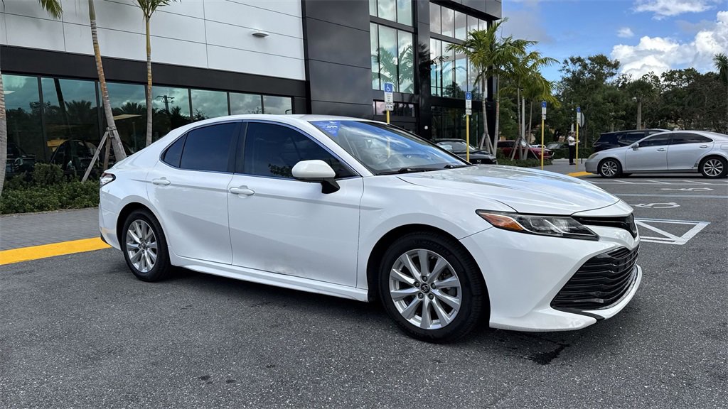 Used 2018 Toyota Camry LE image 7