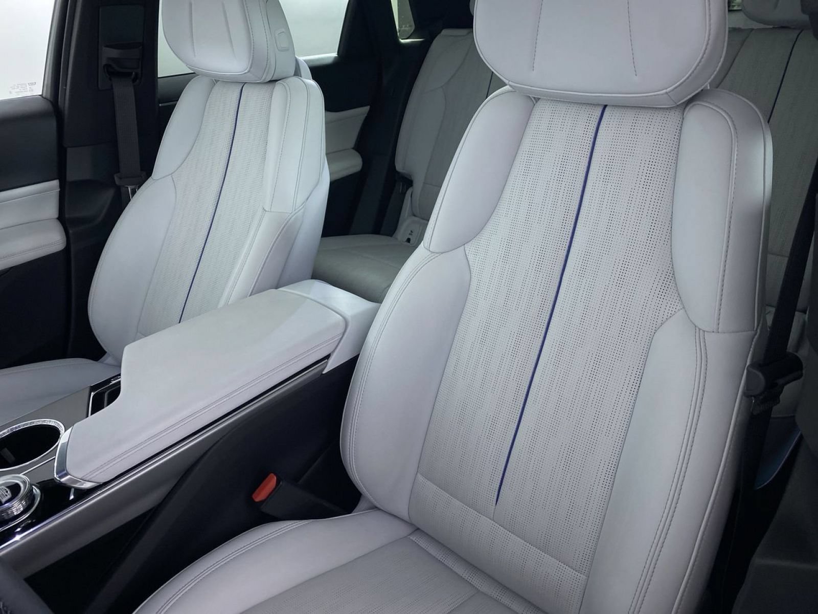 Certified 2024 Cadillac Lyriq Sport AWD/4WD image 11