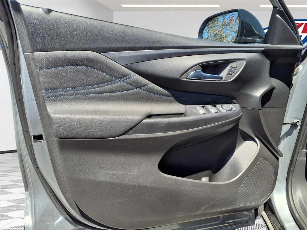 Certified 2025 Buick Envista Sport Touring FWD image 15