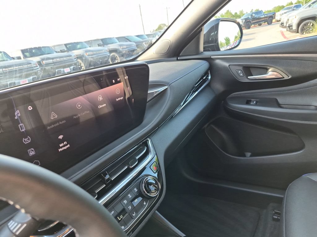 Used 2025 Buick Envista Sport Touring w/ Experience Buick Package FWD image 27