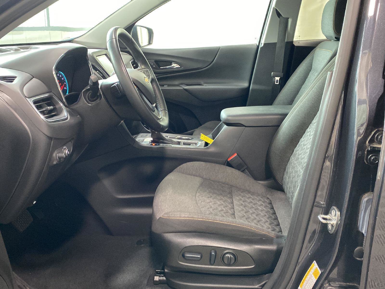 Used 2023 Chevrolet Equinox LT AWD/4WD image 4