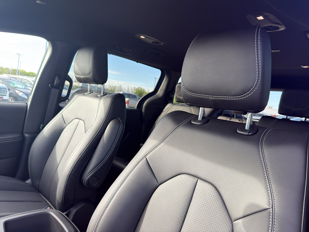New 2026 Chrysler Pacifica Select AWD/4WD image 28