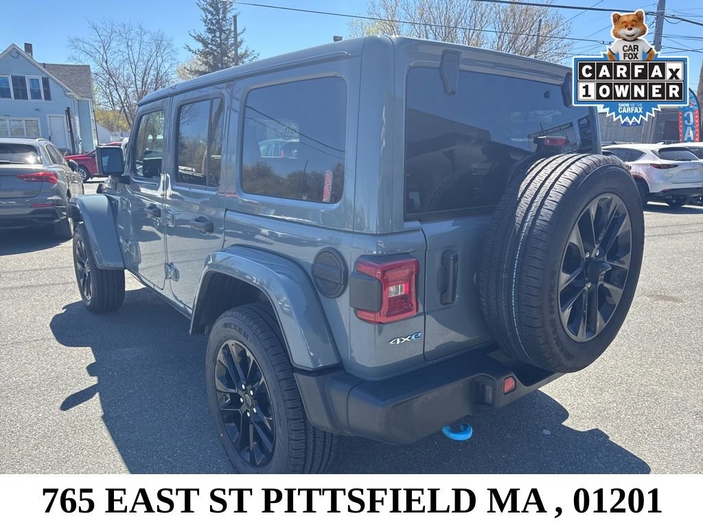 Used 2024 Jeep Wrangler Unlimited Sahara w/ Technology Group AWD/4WD image 5