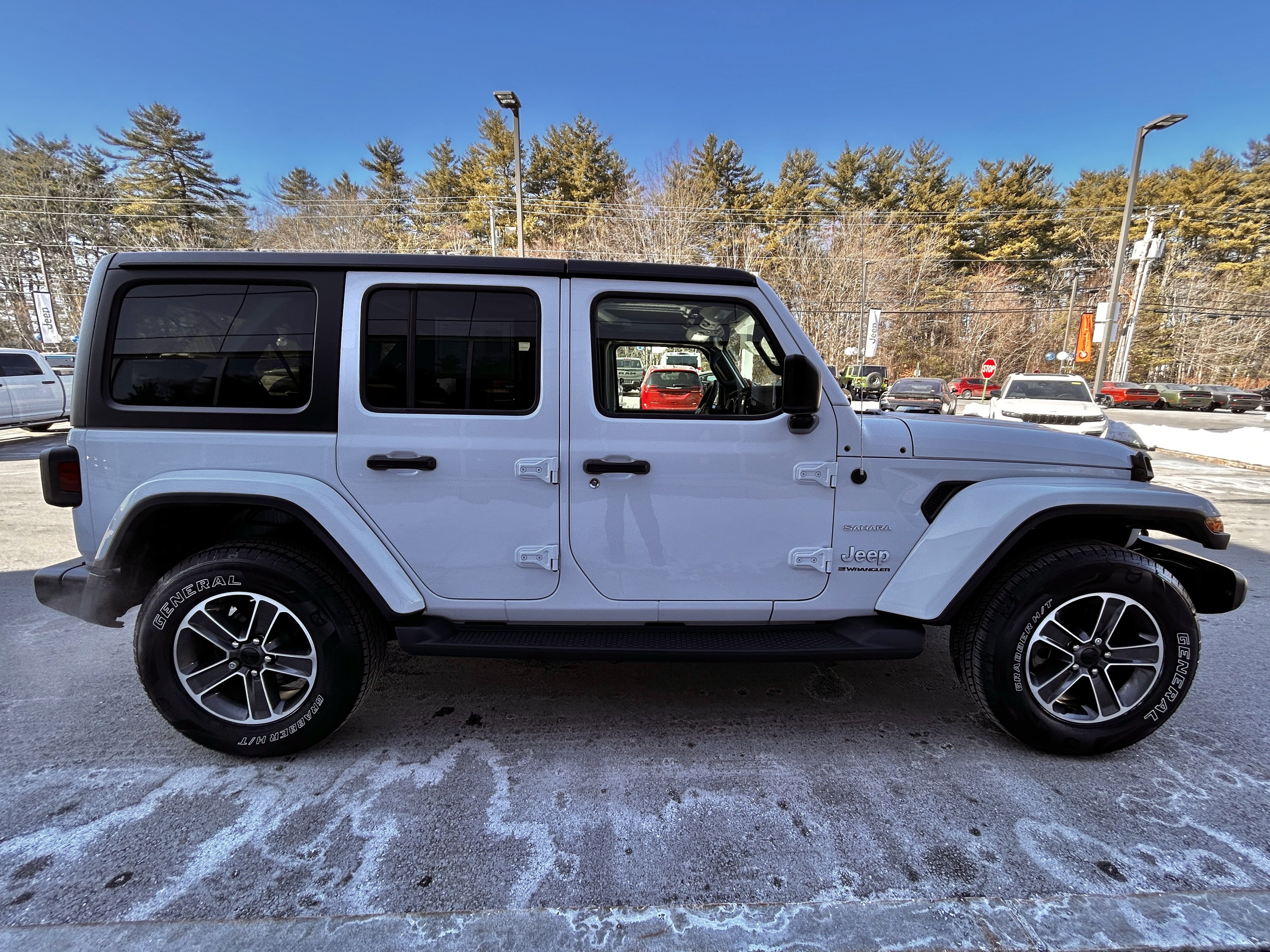 Certified 2023 Jeep Wrangler Sahara w/ Cold Weather Group AWD/4WD image 17