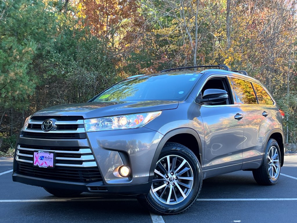 Used 2017 Toyota Highlander XLE w/ Carpet Mat Package AWD/4WD 360° Tour
