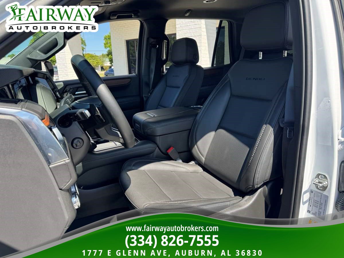 Used 2025 GMC Yukon Denali AWD/4WD image 15