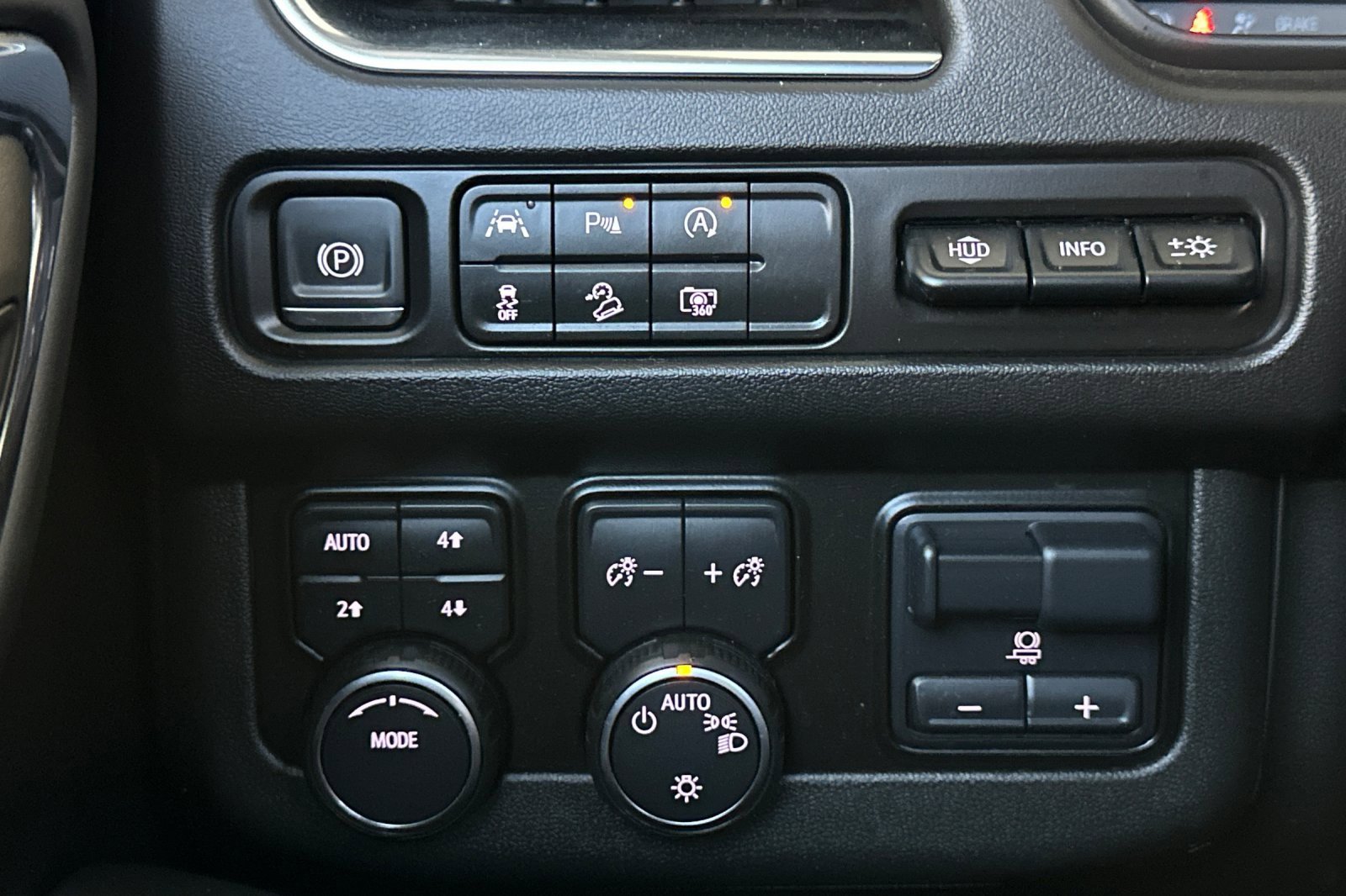 Used 2024 Chevrolet Tahoe High Country w/ Premium Package image 40