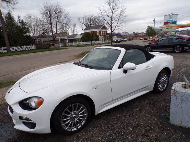Used 2018 FIAT 124 Spider Classica w/ Technology Group image 1
