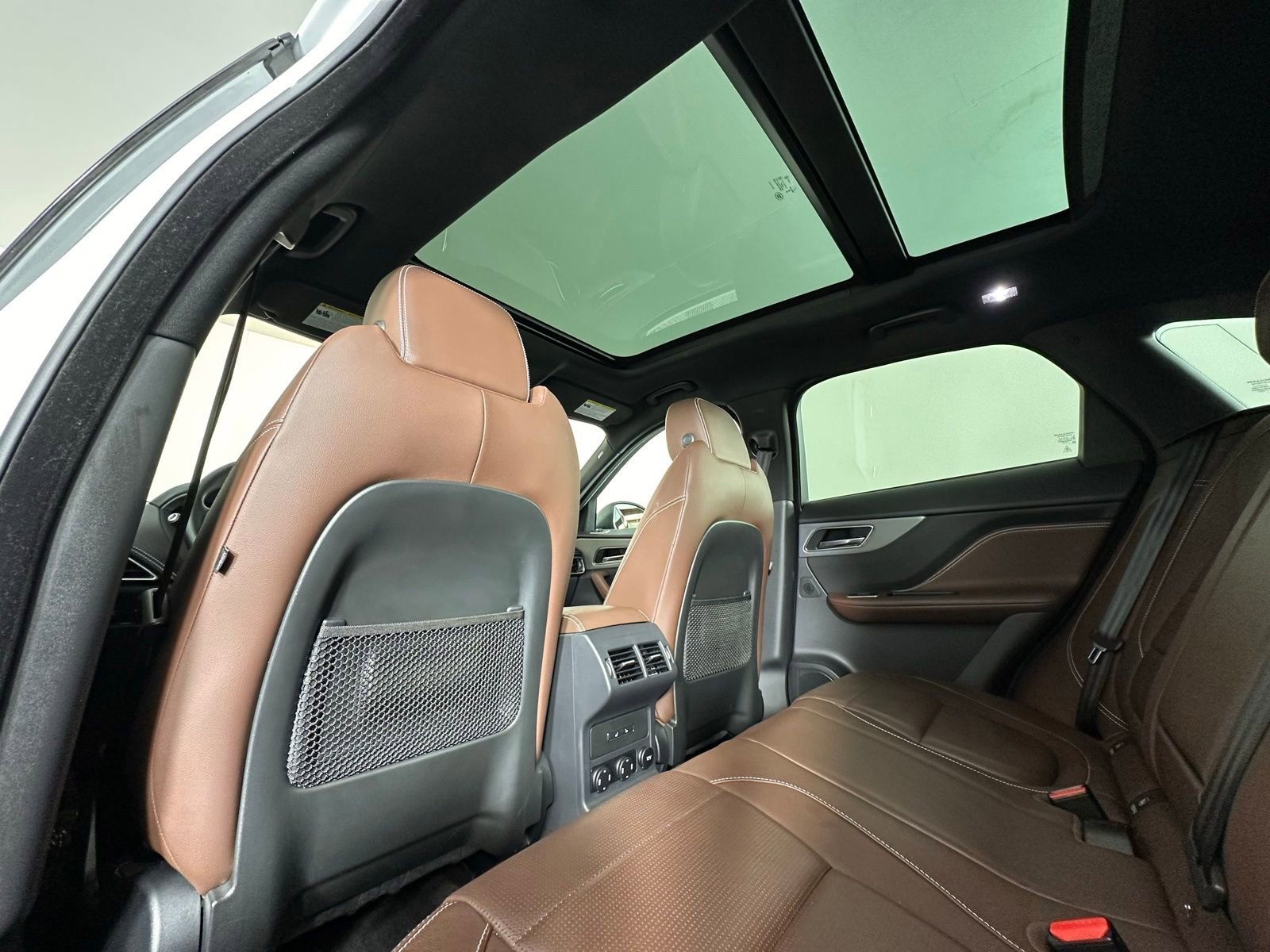 Used 2017 Jaguar F-PACE S image 21