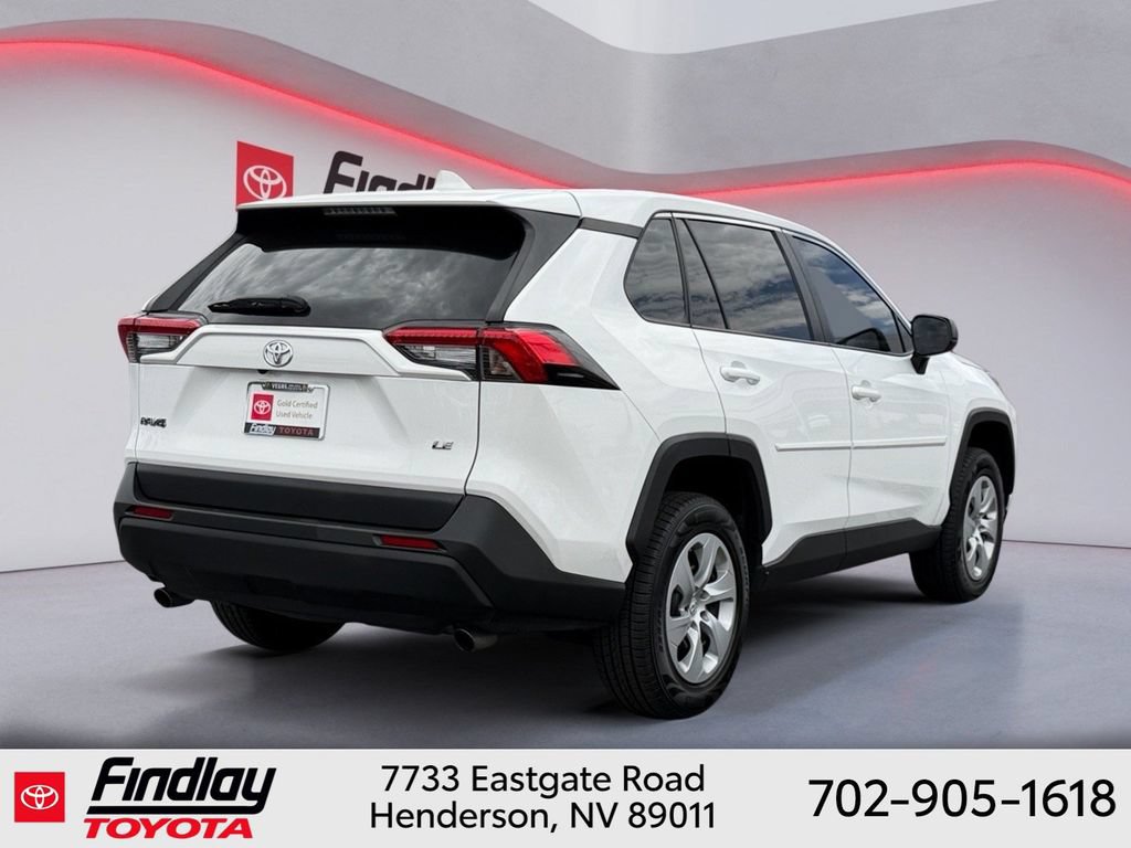 Used 2022 Toyota RAV4 LE FWD image 3