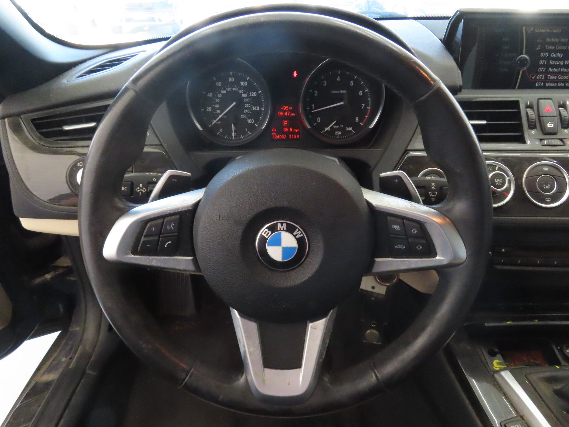 Used 2015 BMW Z4 sDrive28i RWD image 15