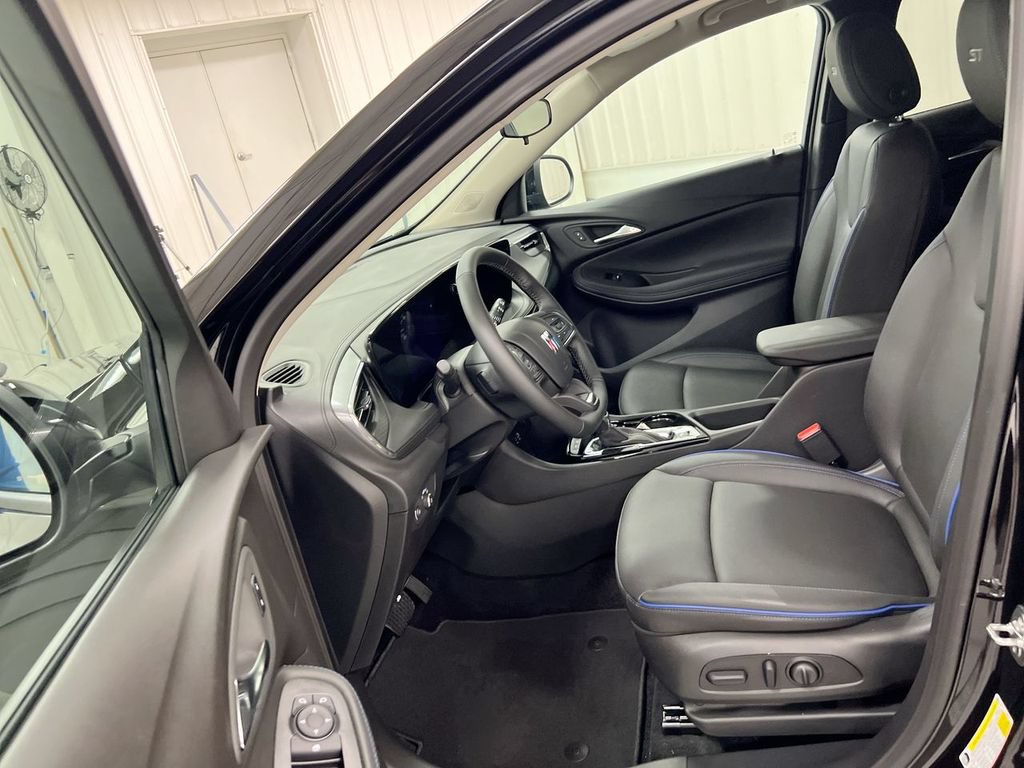 Used 2026 Buick Encore GX Sport Touring w/ Comfort Package AWD/4WD image 18
