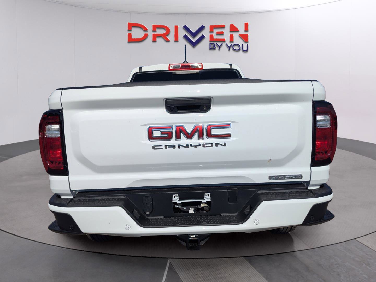 New 2026 GMC Canyon Elevation w/ Convenience Package image 4