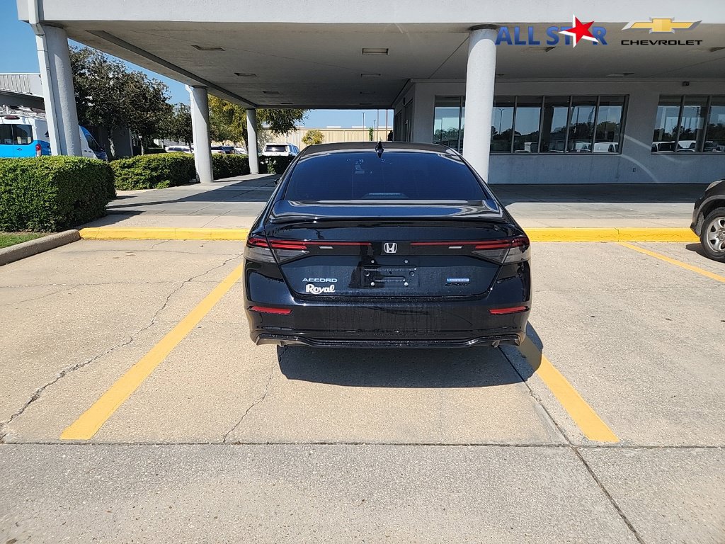 Used 2025 Honda Accord Sport image 6
