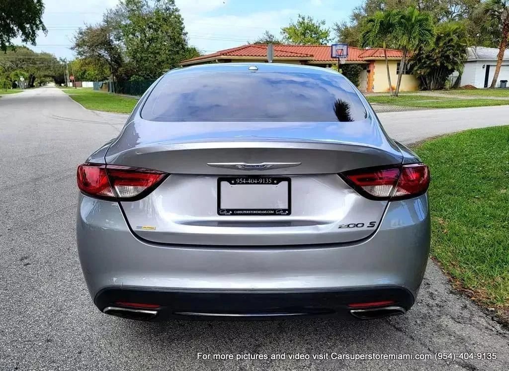 Used 2015 Chrysler 200 S FWD image 6