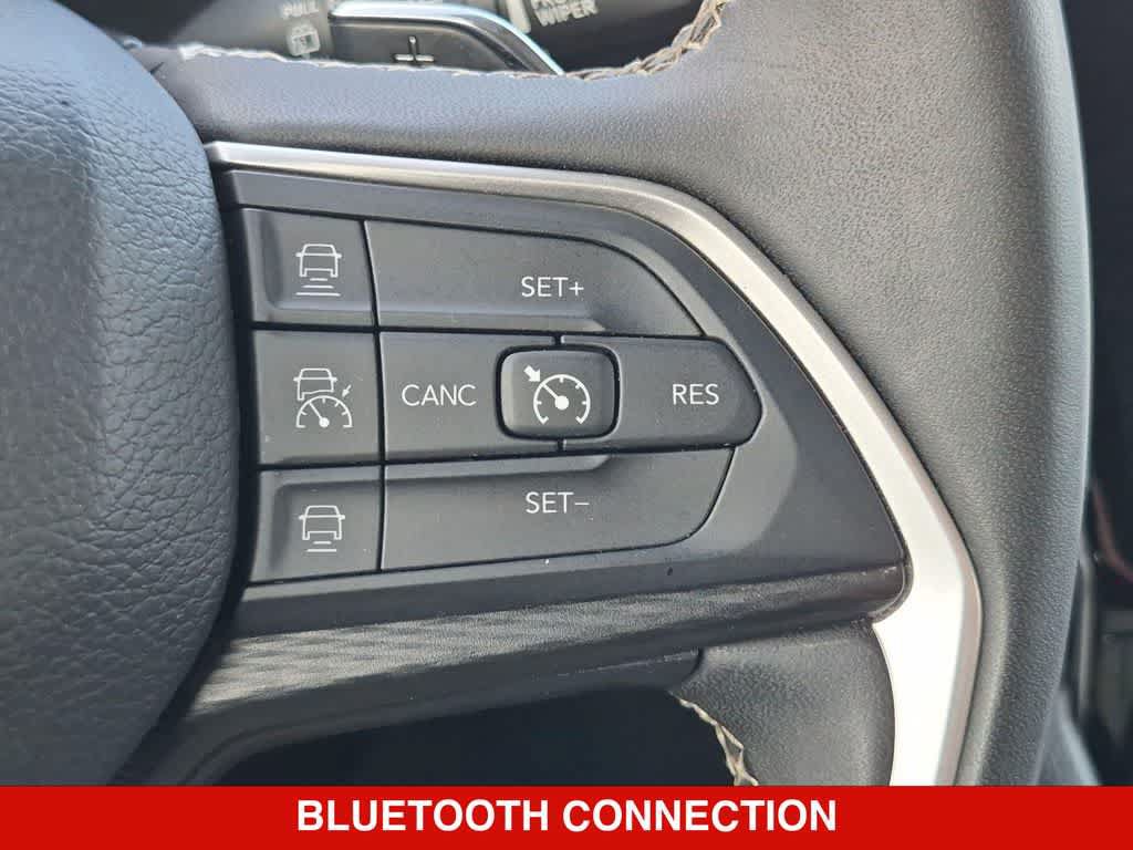 Used 2024 Jeep Grand Cherokee Laredo RWD image 23