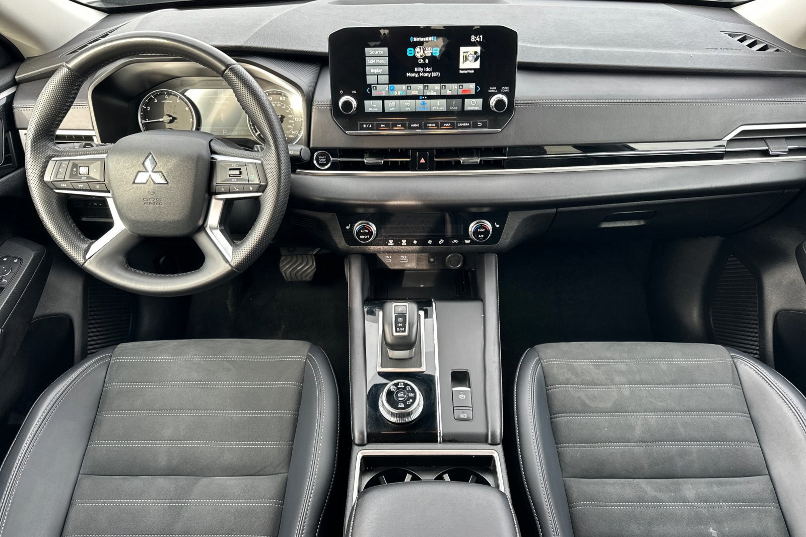 Used 2024 Mitsubishi Outlander SE image 13