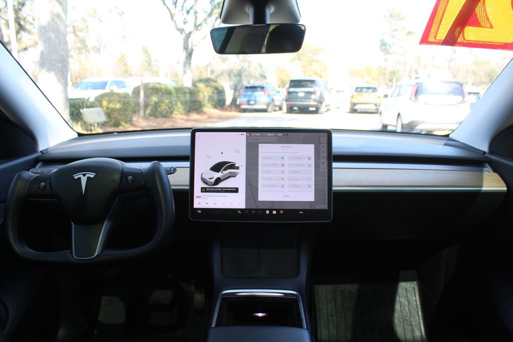 Used 2021 Tesla Model Y Long Range image 26