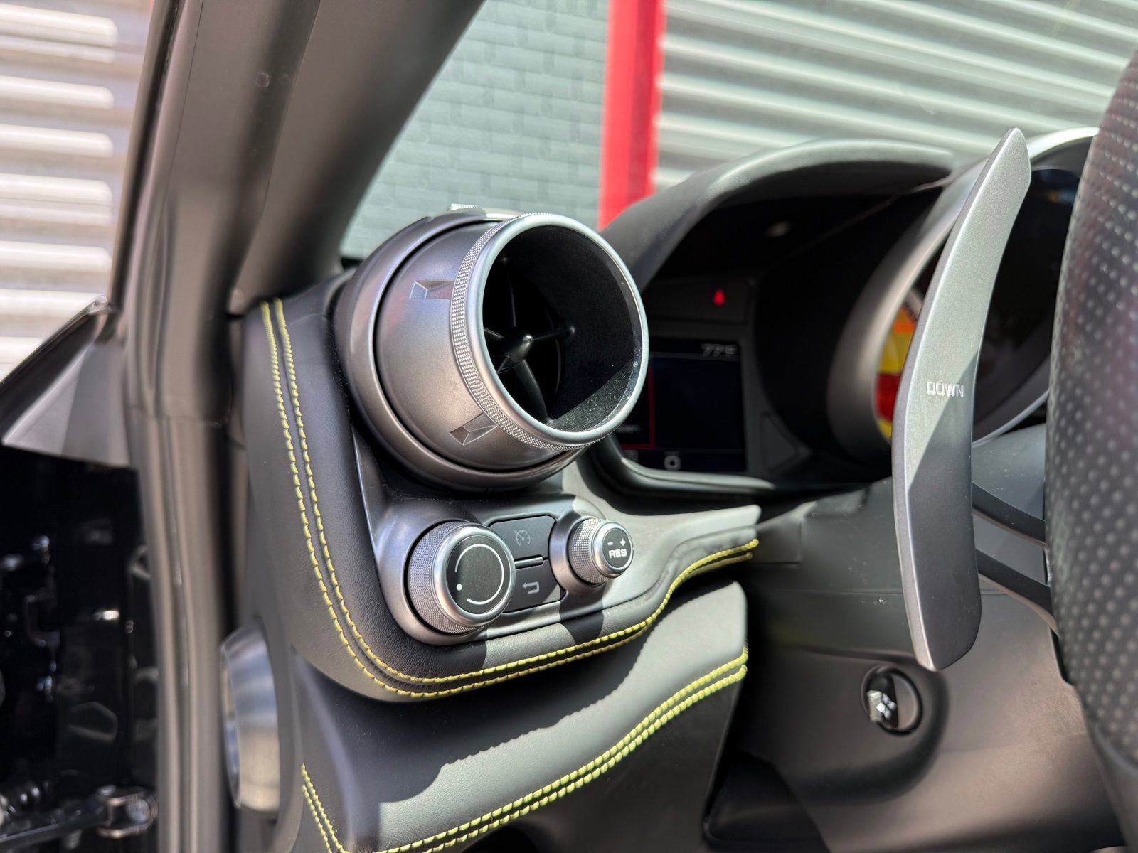 Used 2017 Ferrari GTC4Lusso AWD/4WD image 41