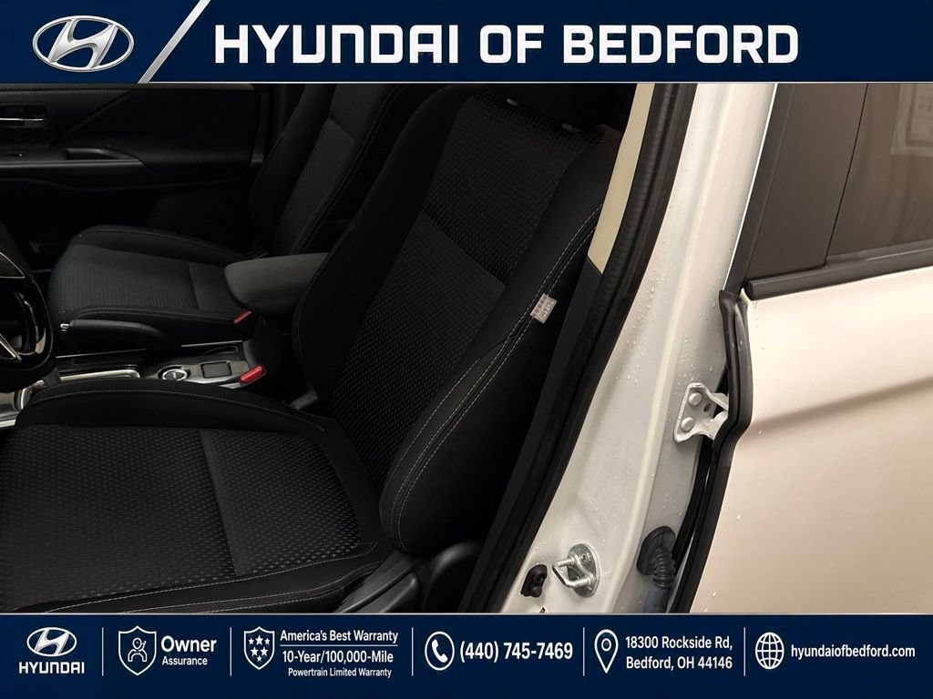 Used 2017 Mitsubishi Outlander ES AWD/4WD image 14