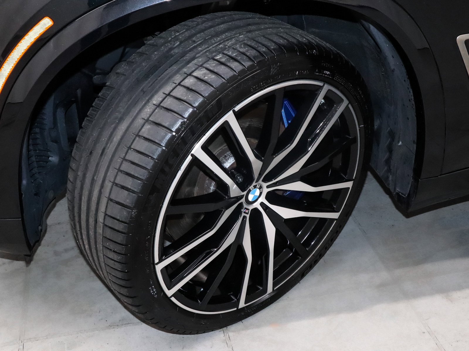 Used 2022 BMW X5 M50i w/ Executive Package image 56