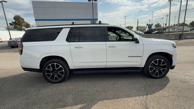 Used 2021 Chevrolet Suburban RST w/ Luxury Package AWD/4WD image 9