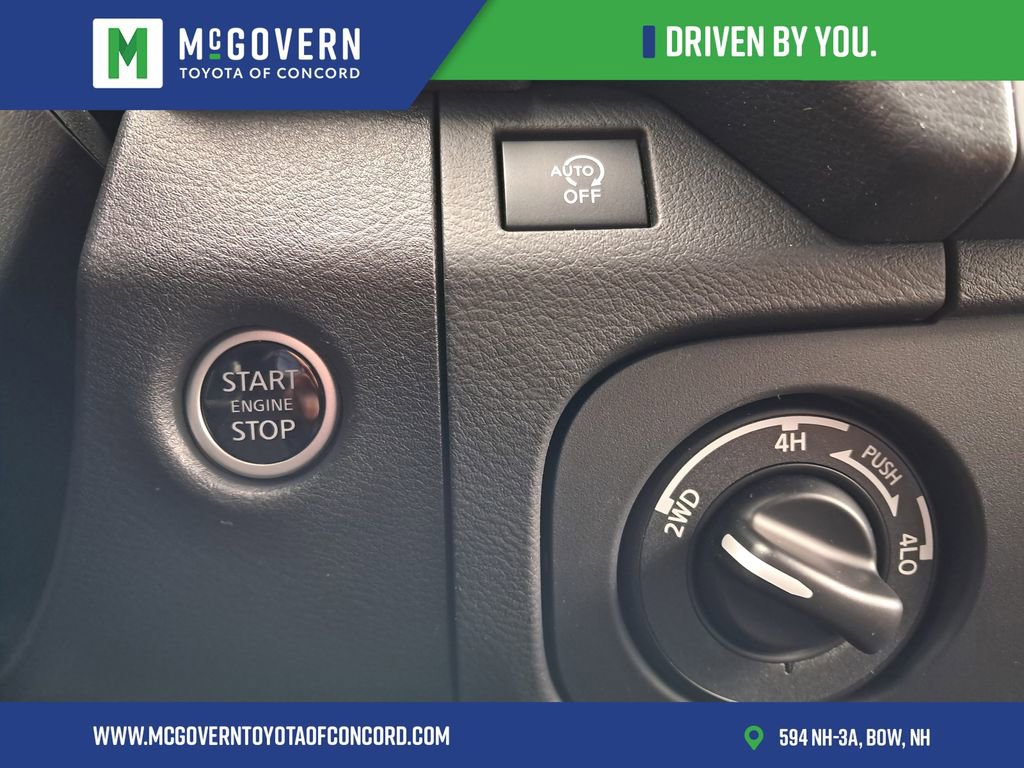 Used 2025 Nissan Frontier PRO-4X w/ Interior Protection Package image 34