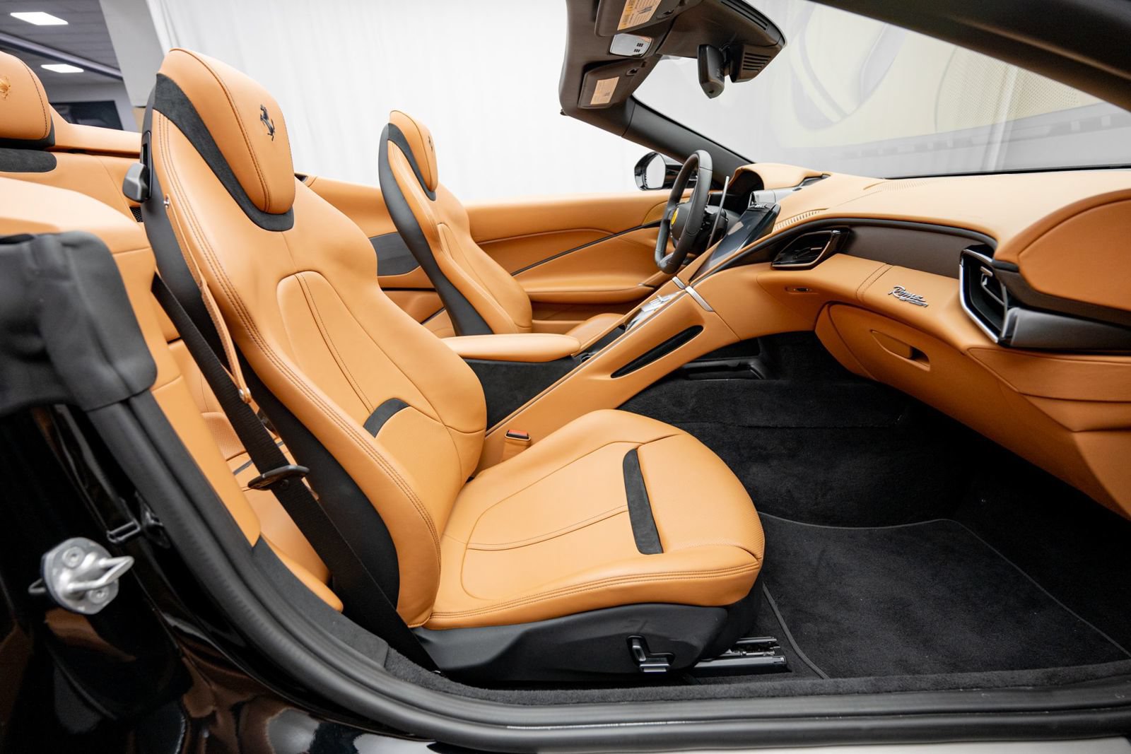 Used 2024 Ferrari Roma Spider RWD image 19