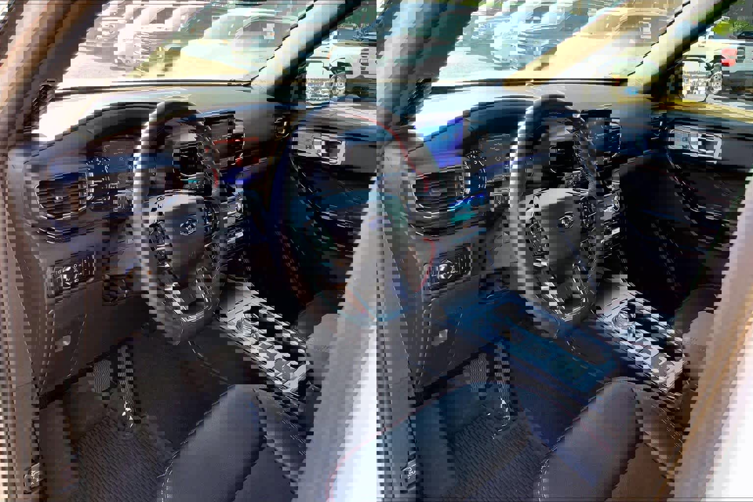 Used 2024 Ford Explorer ST-Line w/ Class IV Trailer Tow Package image 16