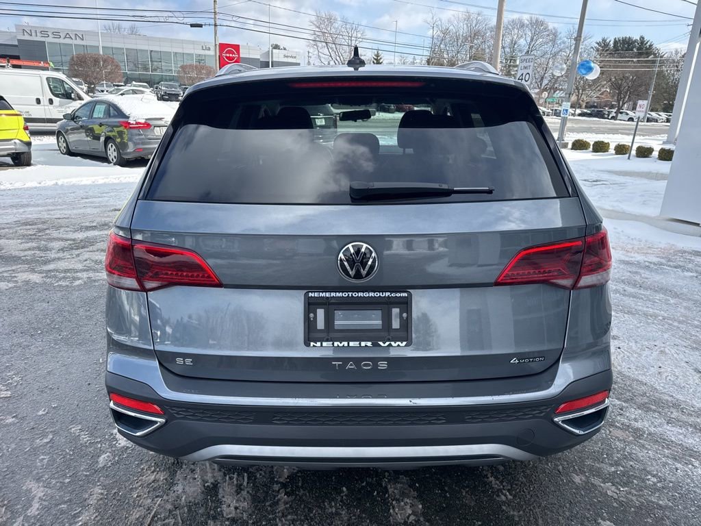 Certified 2022 Volkswagen Taos SE image 5