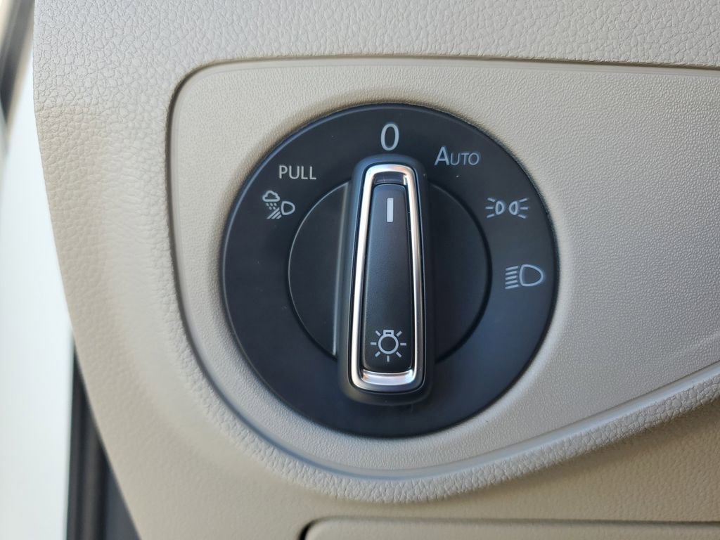 Used 2023 Volkswagen Atlas SE w/ Panoramic Sunroof Package image 25