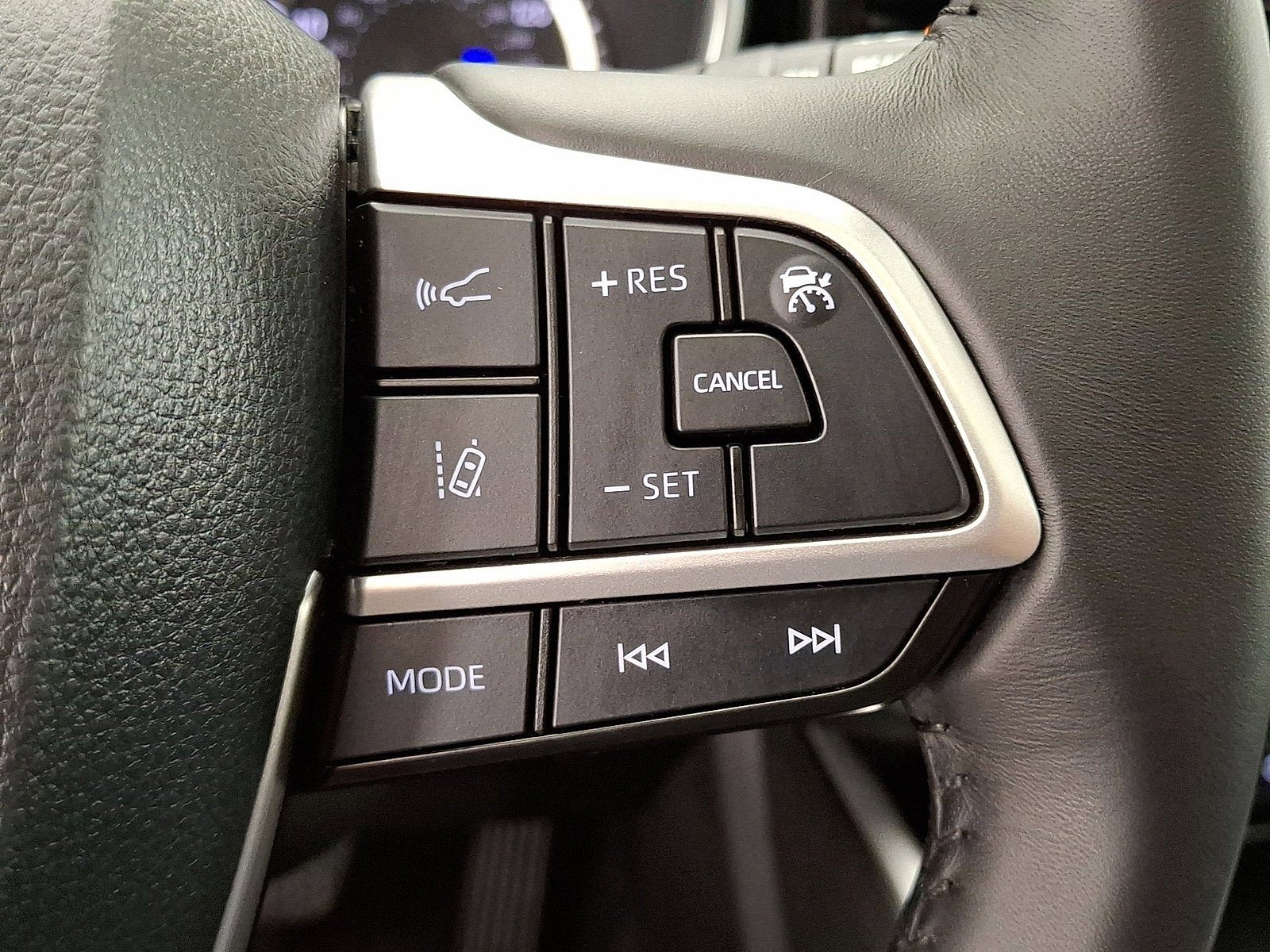 Certified 2024 Toyota Highlander XLE AWD/4WD image 18