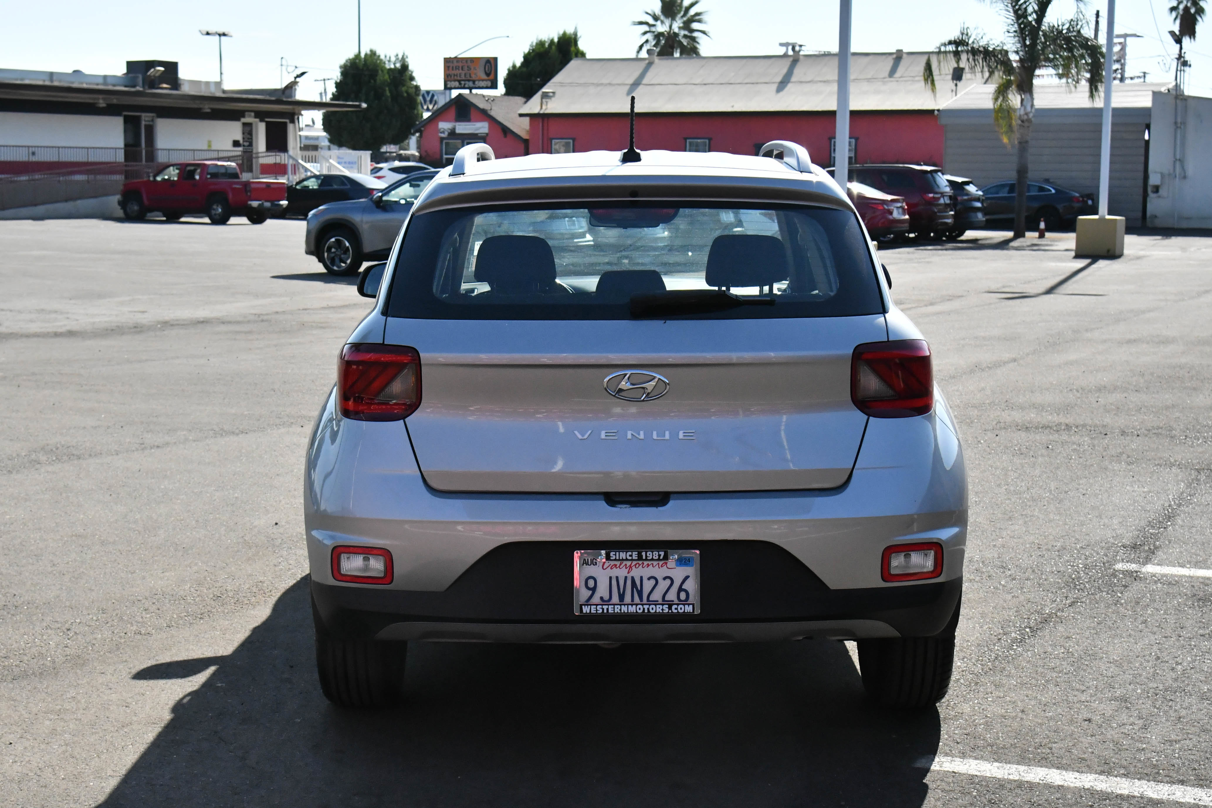 Used 2023 Hyundai Venue SEL w/ Cargo Package image 7
