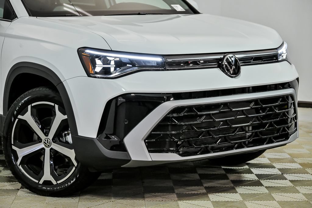 New 2026 Volkswagen Taos SEL AWD/4WD image 2