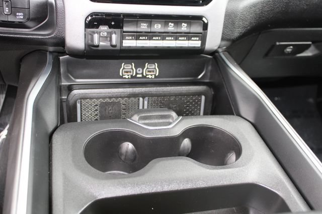 Used 2025 RAM 3500 Big Horn AWD/4WD image 39
