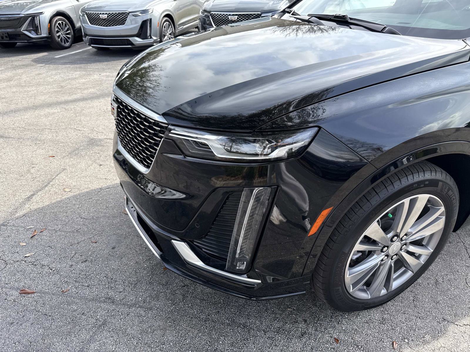 Used 2025 Cadillac XT6 Premium Luxury image 10