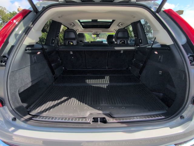 Certified 2025 Volvo XC90 T8 Core w/ Protection Package image 10