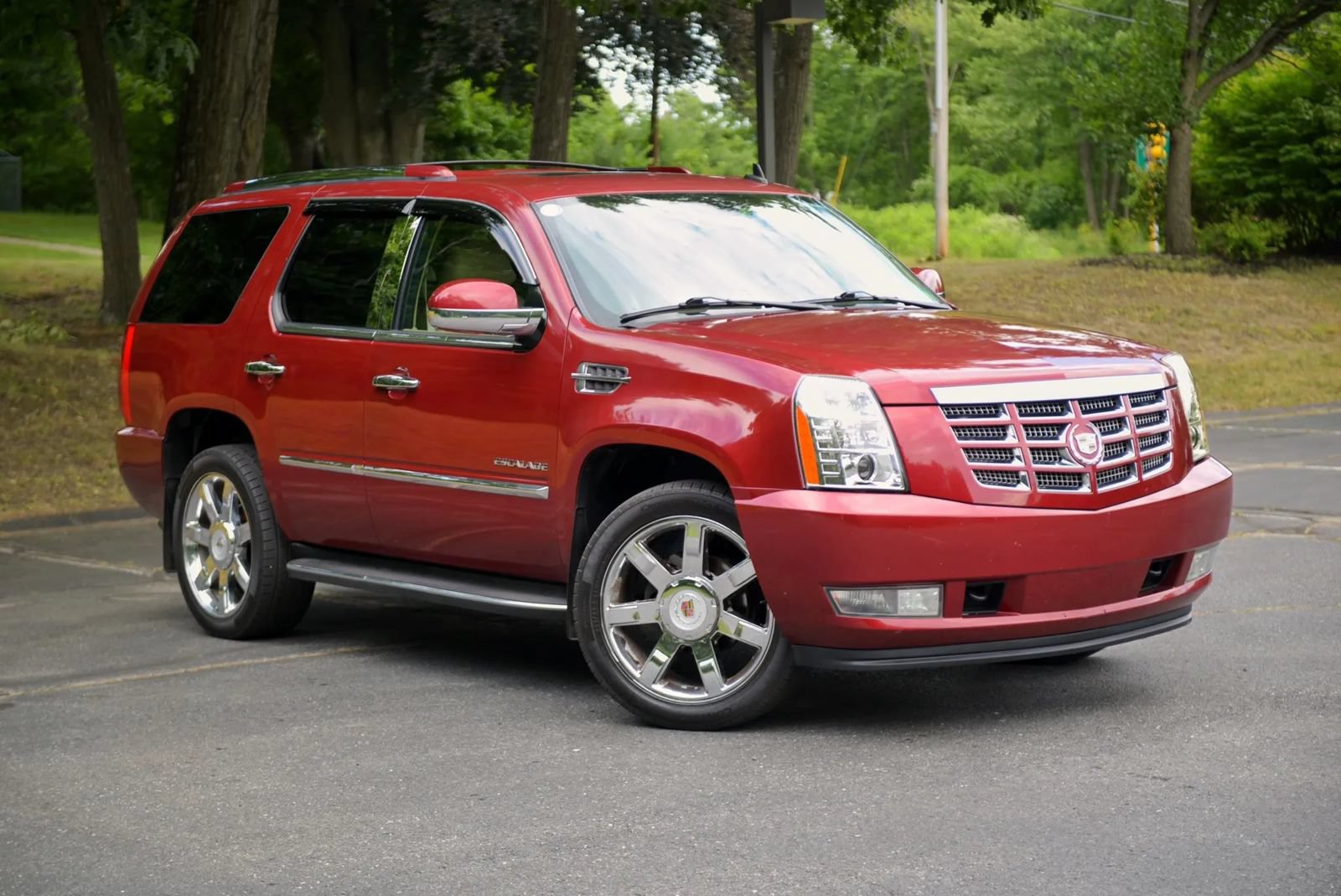 Used 2010 Cadillac Escalade Luxury AWD/4WD image 21