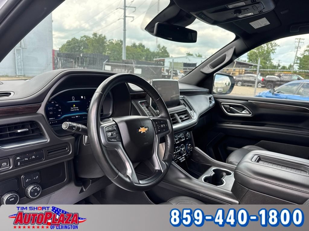 Used 2023 Chevrolet Suburban LT RWD image 3