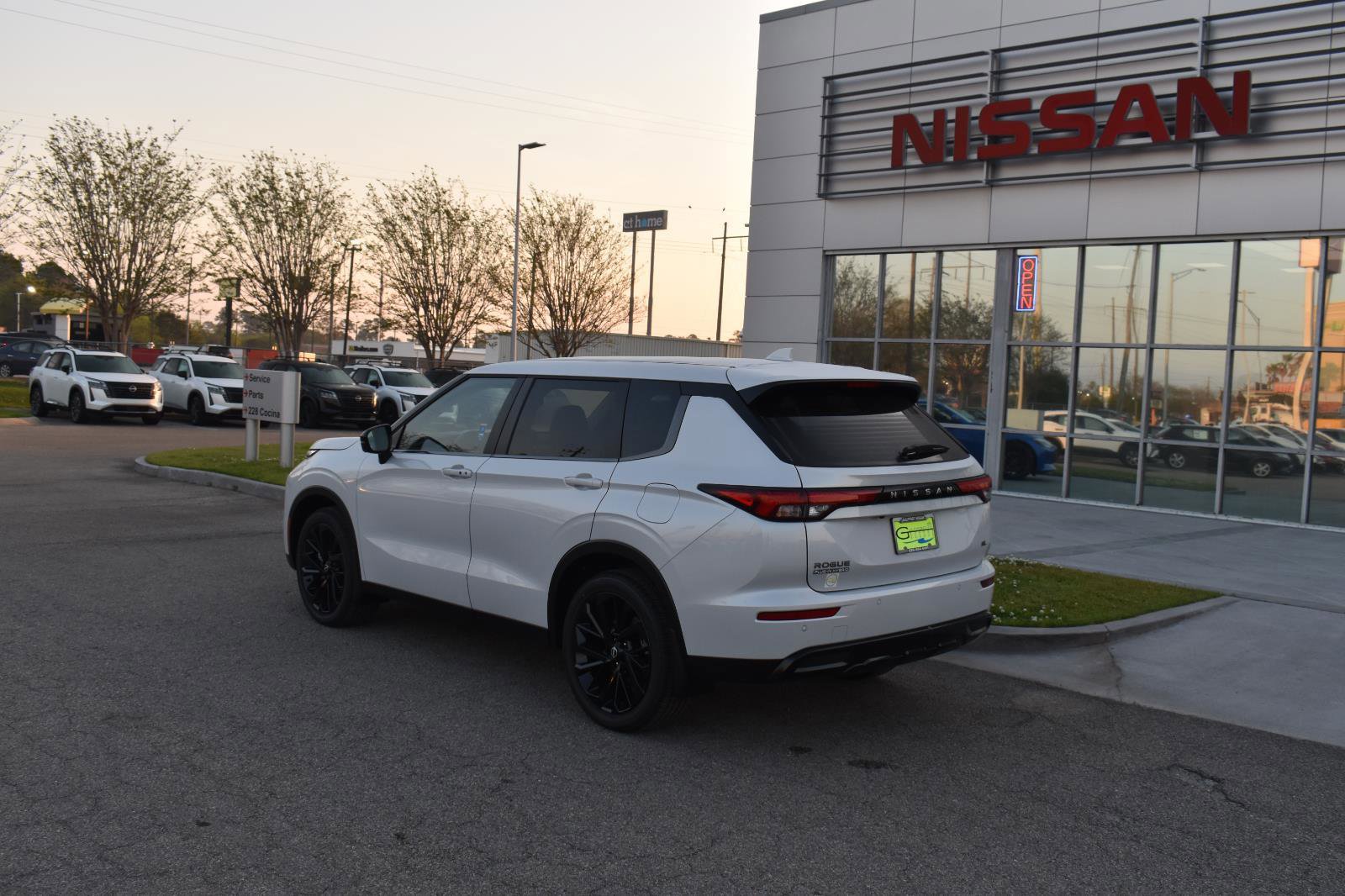 New 2026 Nissan Rogue SL image 6