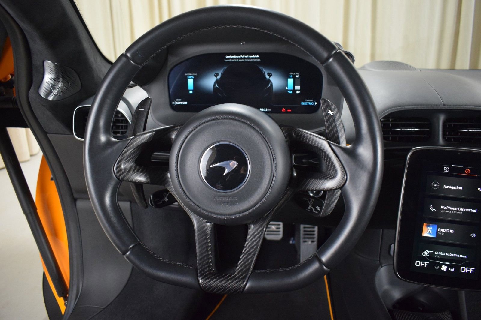 Used 2024 McLaren Artura image 21