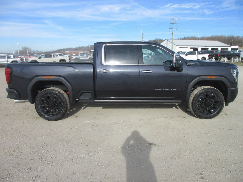 New 2026 GMC Sierra 2500 Denali Ultimate image 3