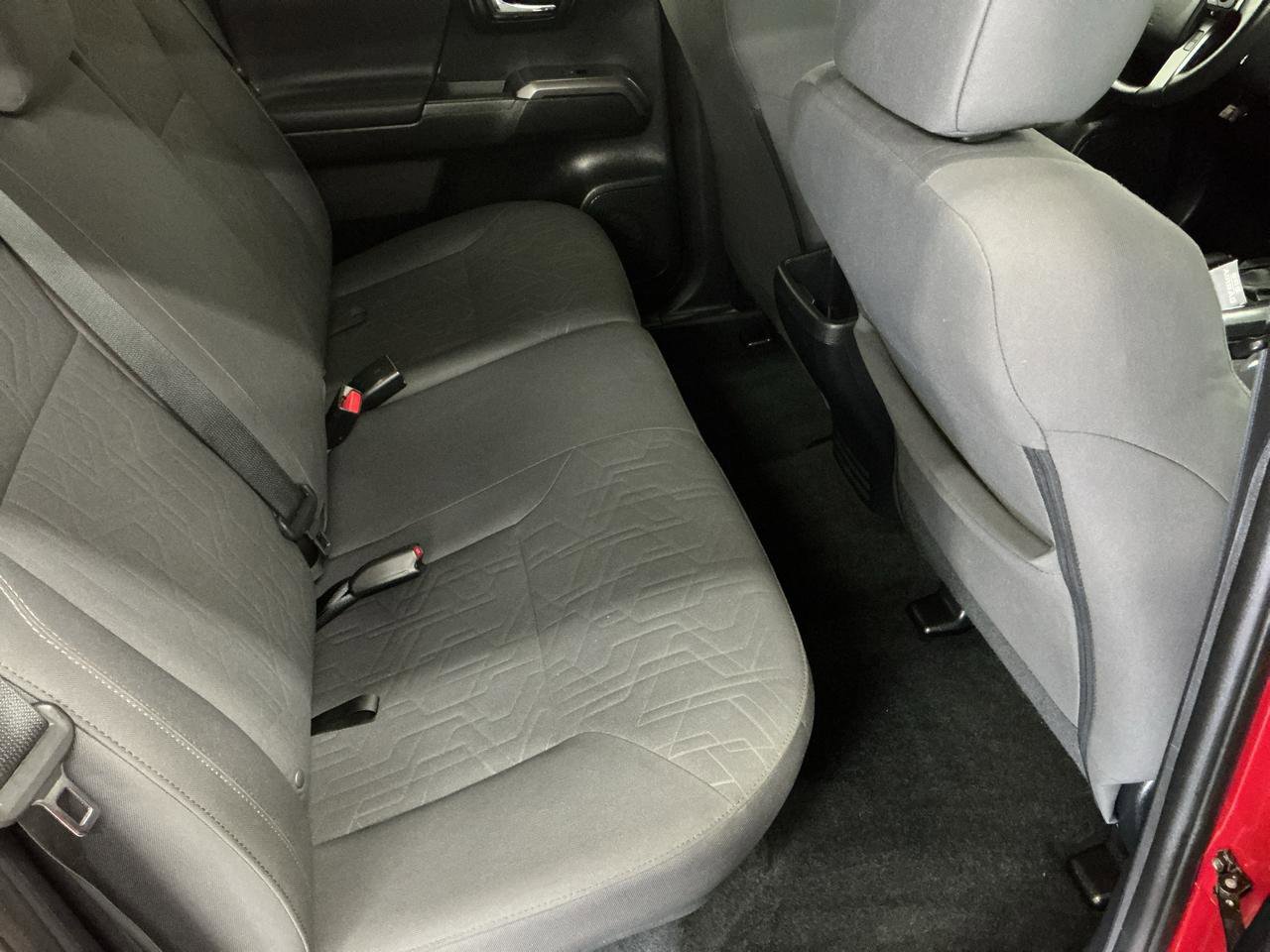 Used 2019 Toyota Tacoma SR5 AWD/4WD image 11