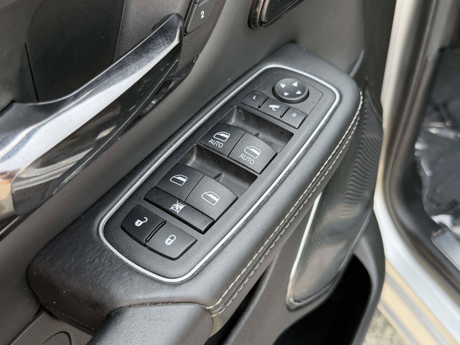 Used 2023 RAM 1500 Limited w/ Night Edition AWD/4WD image 23