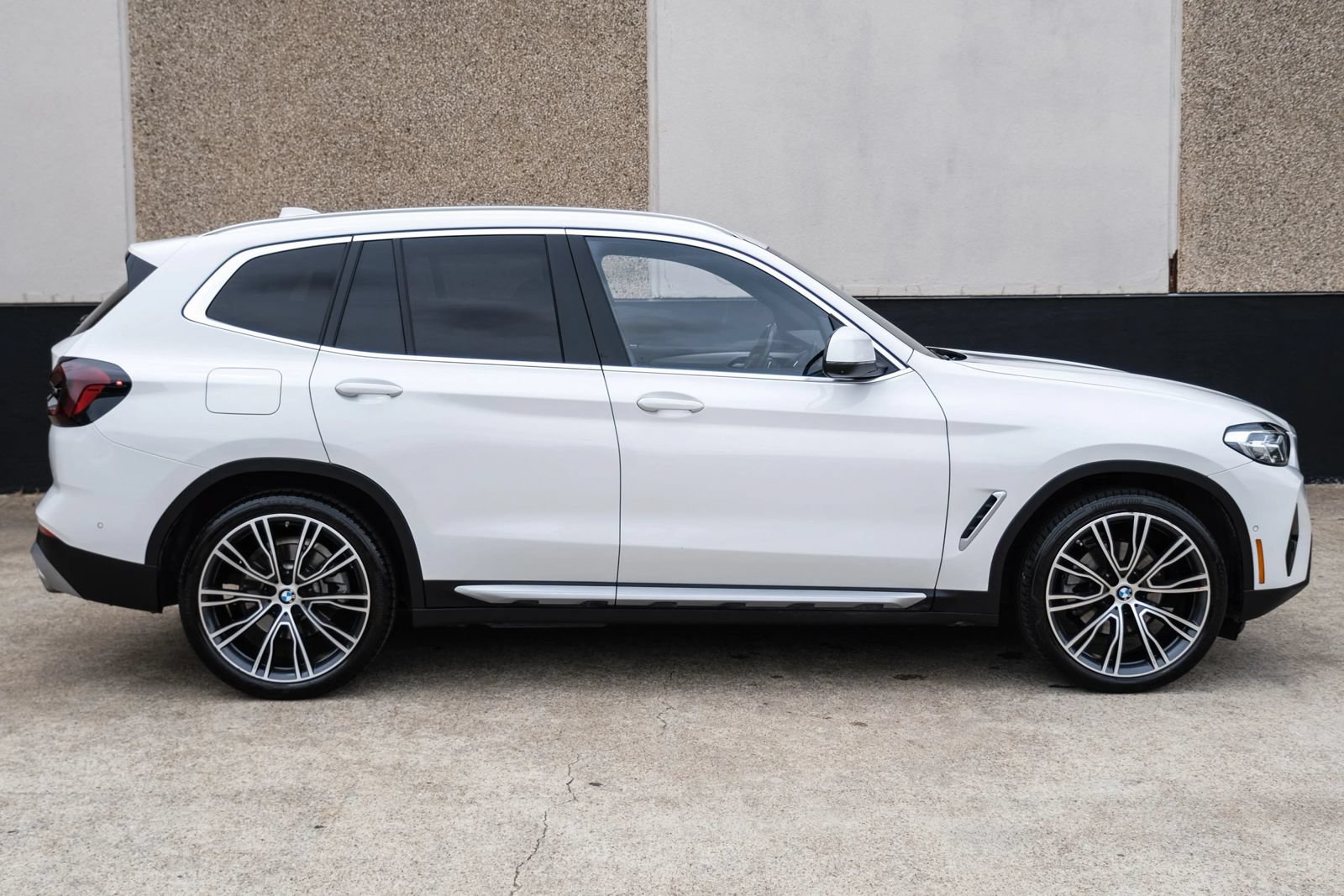 Used 2024 BMW X3 sDrive30i w/ Convenience Package w/ZPA RWD image 6
