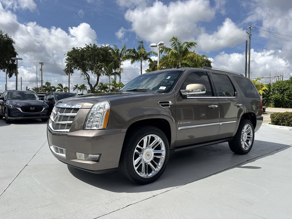 Used 2013 Cadillac Escalade Platinum RWD image 28