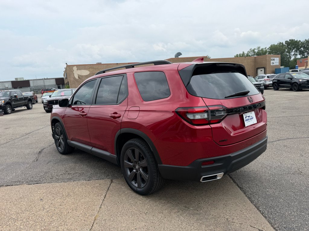 Used 2024 Honda Pilot Sport image 6