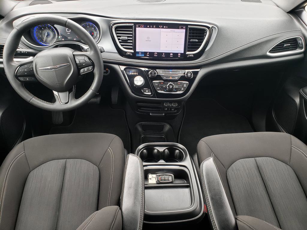 Used 2022 Chrysler Pacifica Touring image 14
