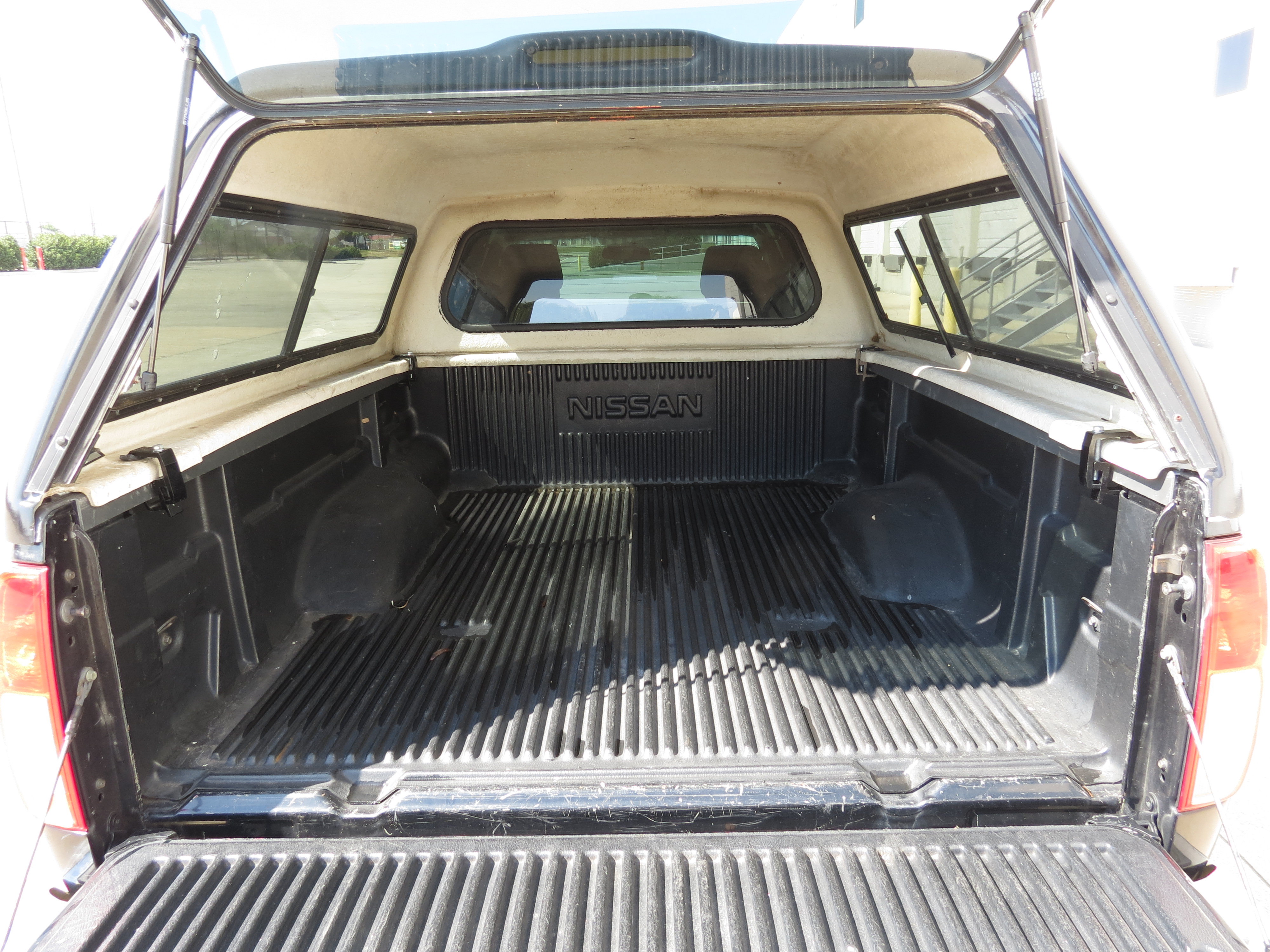 Used 2006 Nissan Frontier NISMO RWD image 28